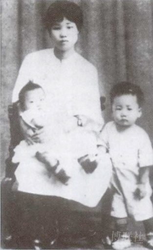 20111106-Mao and 1st wife Yao Ka in 1924.jpg